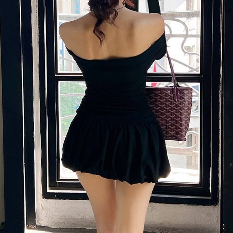 A one-shoulder patchwork short puffy dress