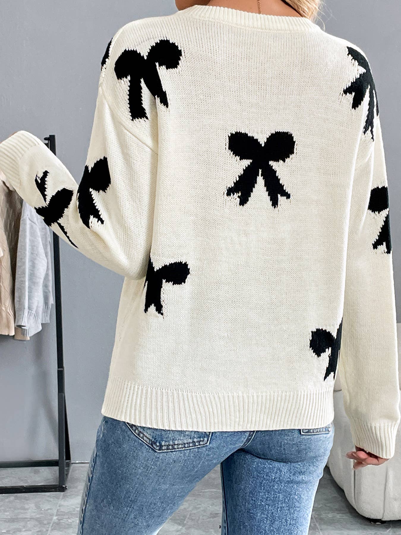 Casual and simple bow jacquard knitted sweater