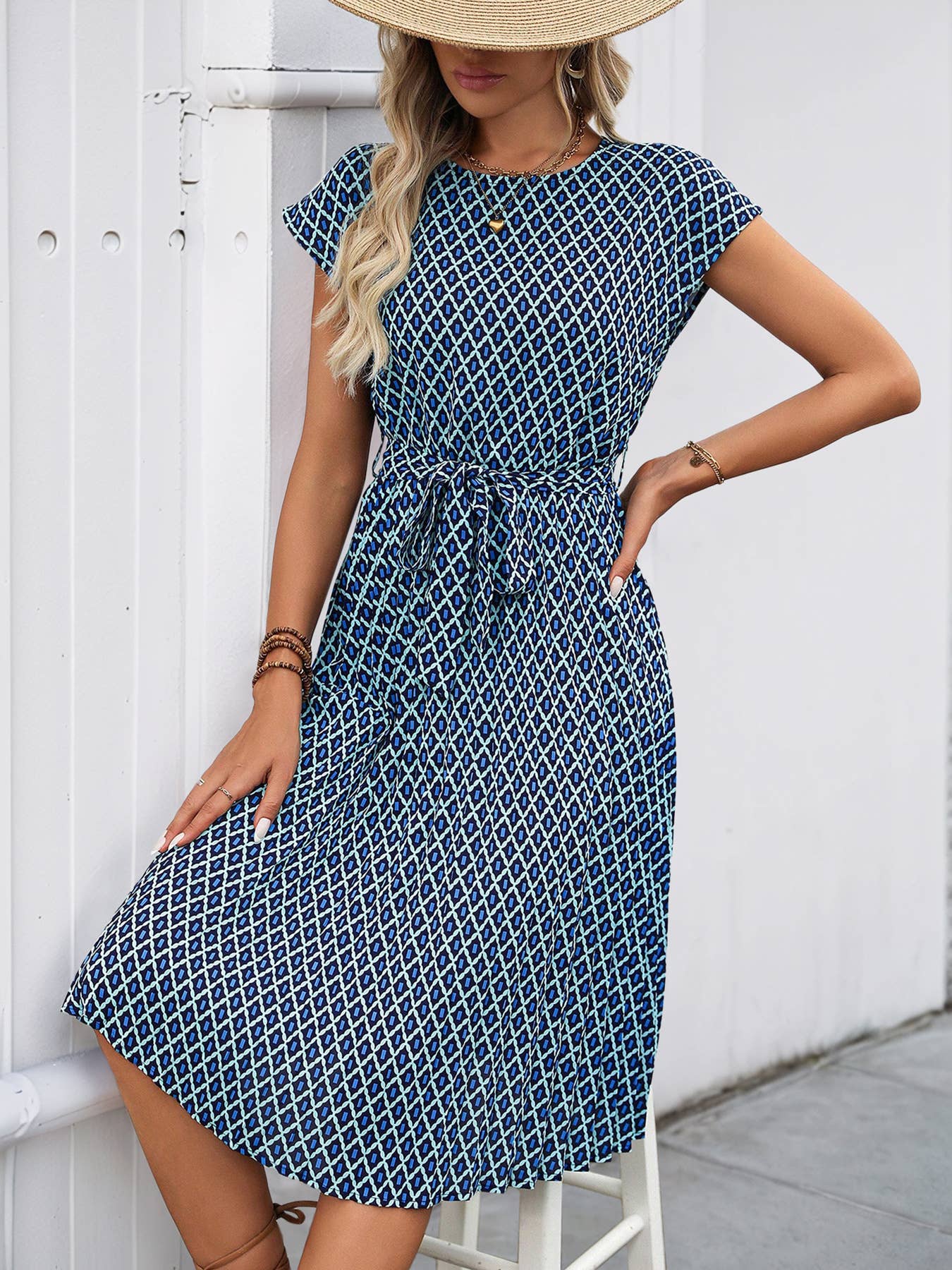 Fly-sleeve geometric print crew neck dress