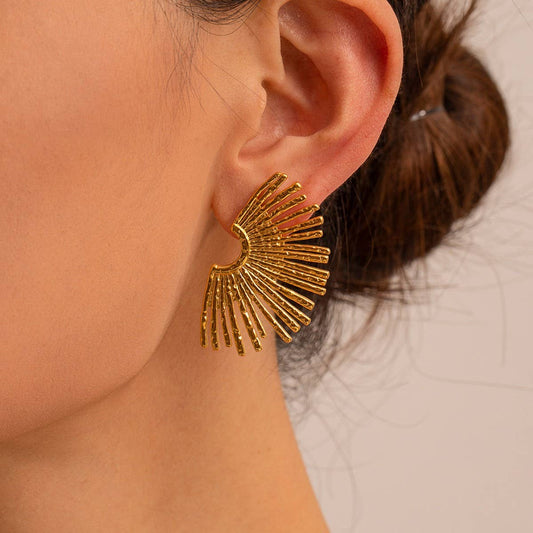 FASHIONABLE AND STYLISH HALF SUNFLOWER EARRINGS_CWASC1660