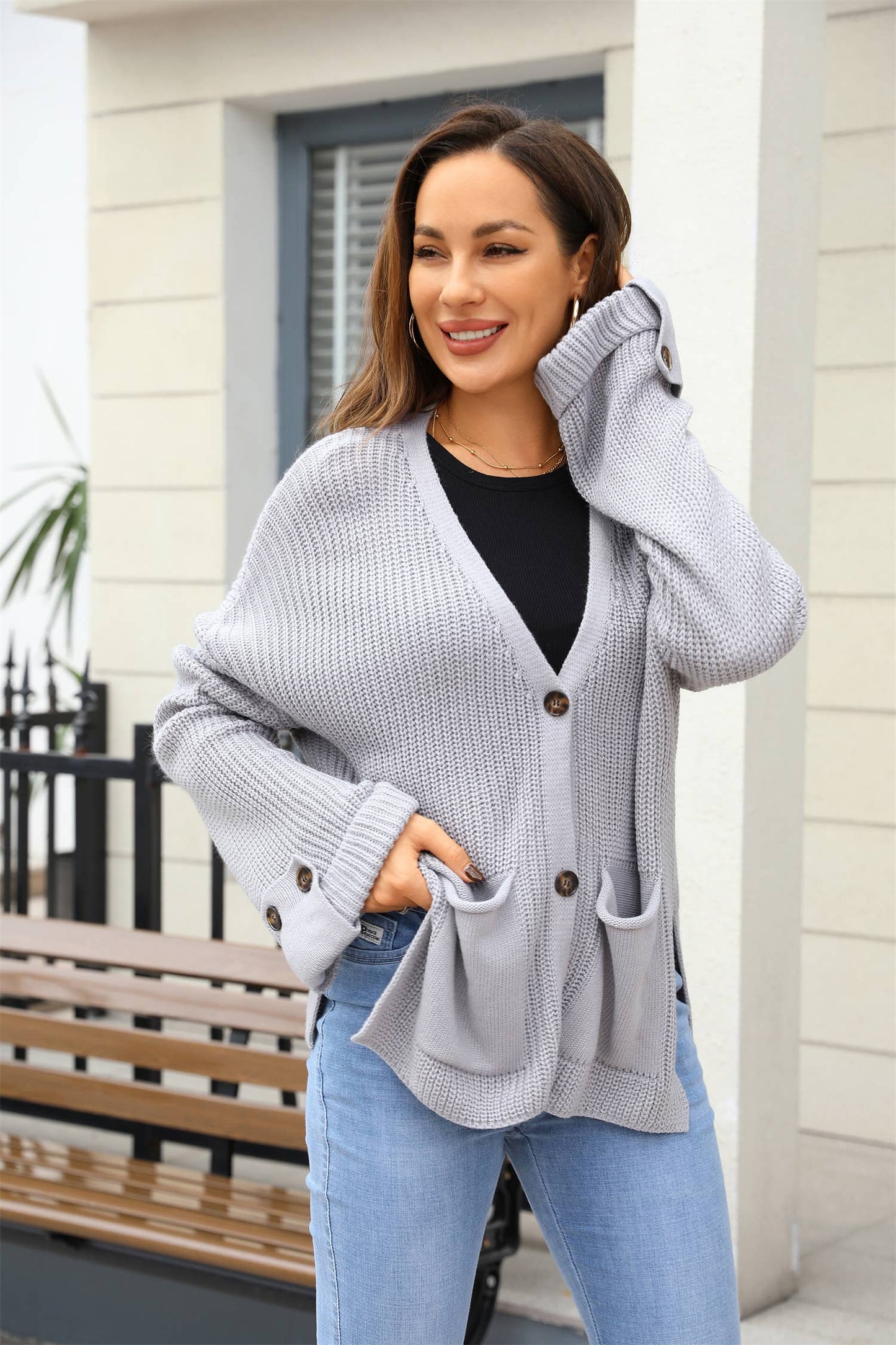Fashionable V-neck loose knitted cardigan