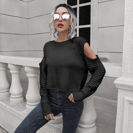 DESIGN OFF-THE-SHOULDER LONG-SLEEVED SWEATER