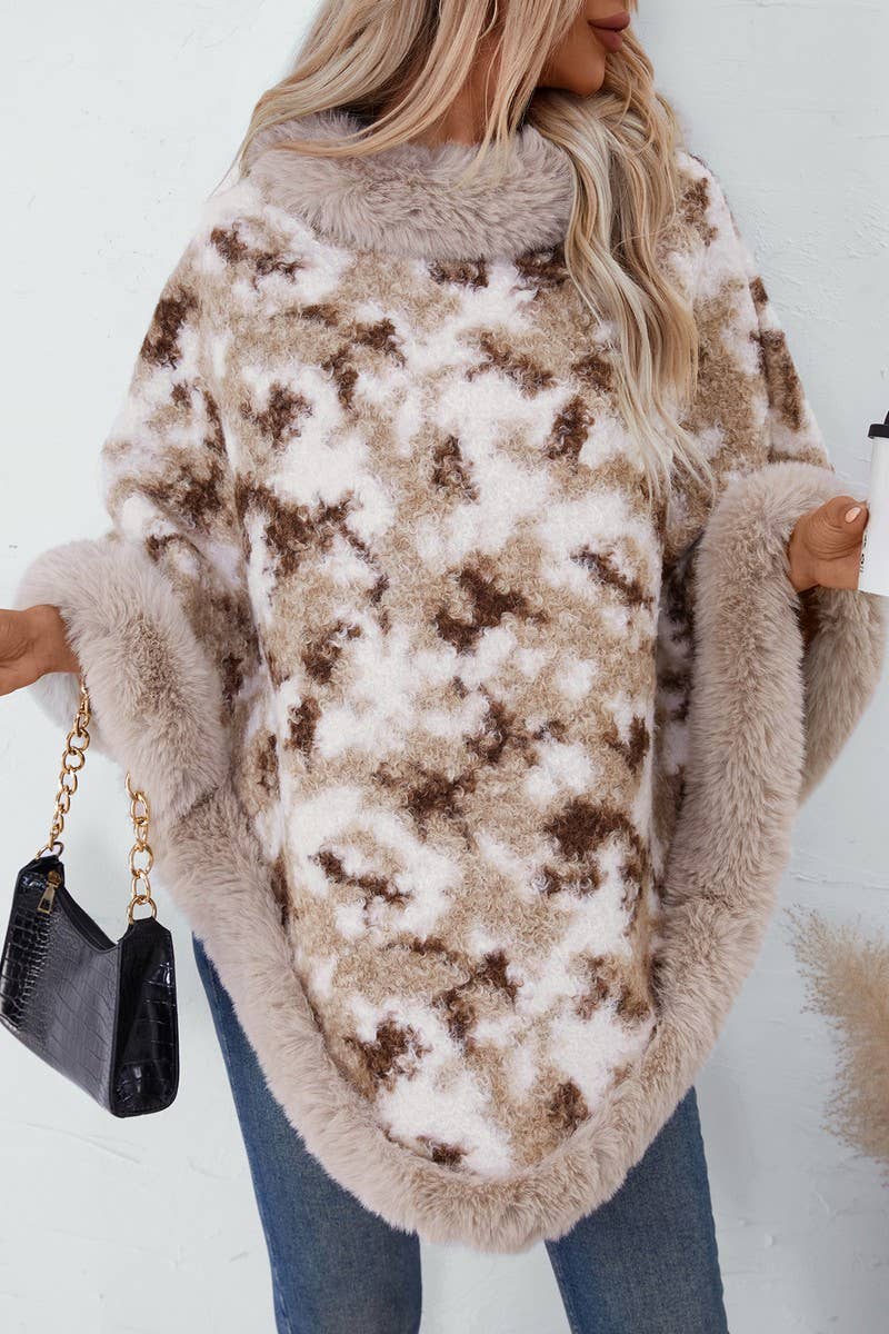 CWOSWS0092_LEOPARD PRINT KNITTED CAPE WITH FUR COLLAR