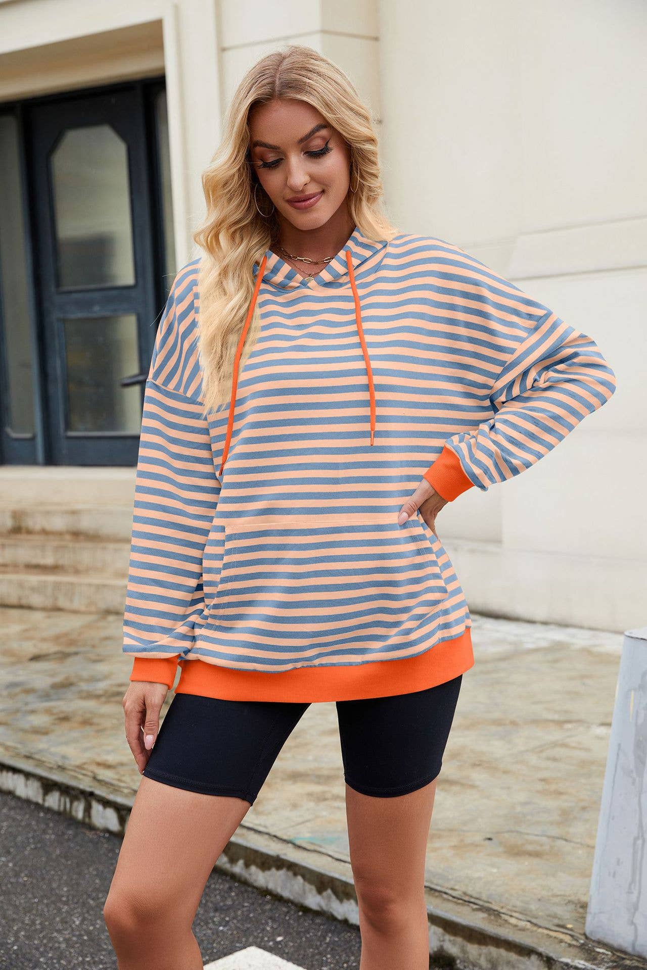 Contrasting colors Striped hooded sweatshirt