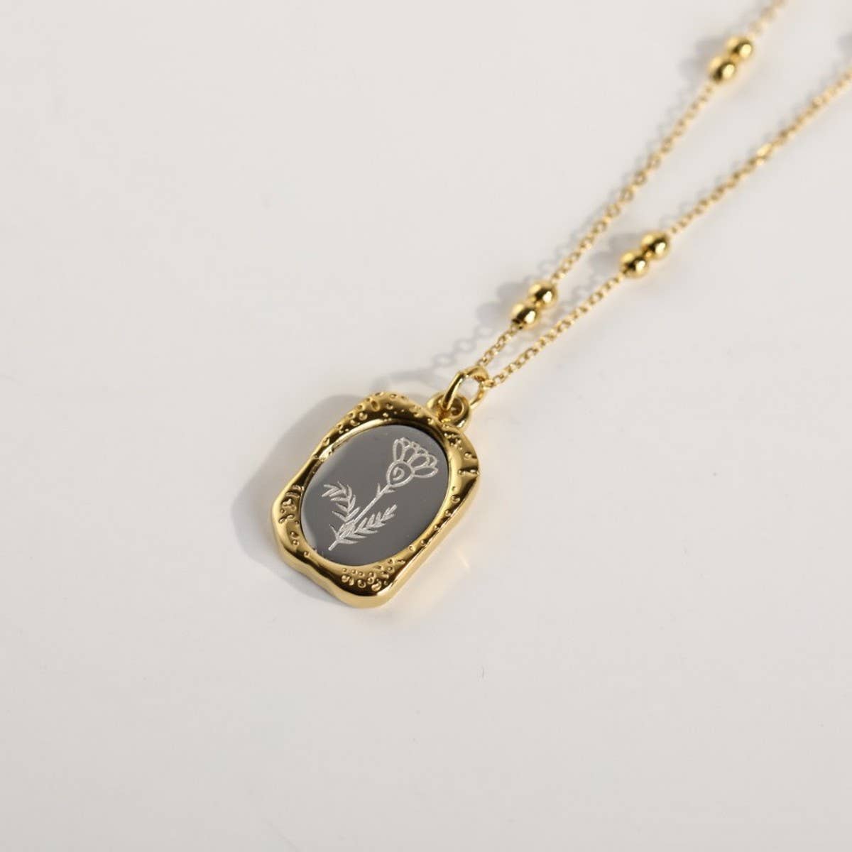 VINTAGE MAGIC MIRROR ROSE DECEMBER NECKLACE