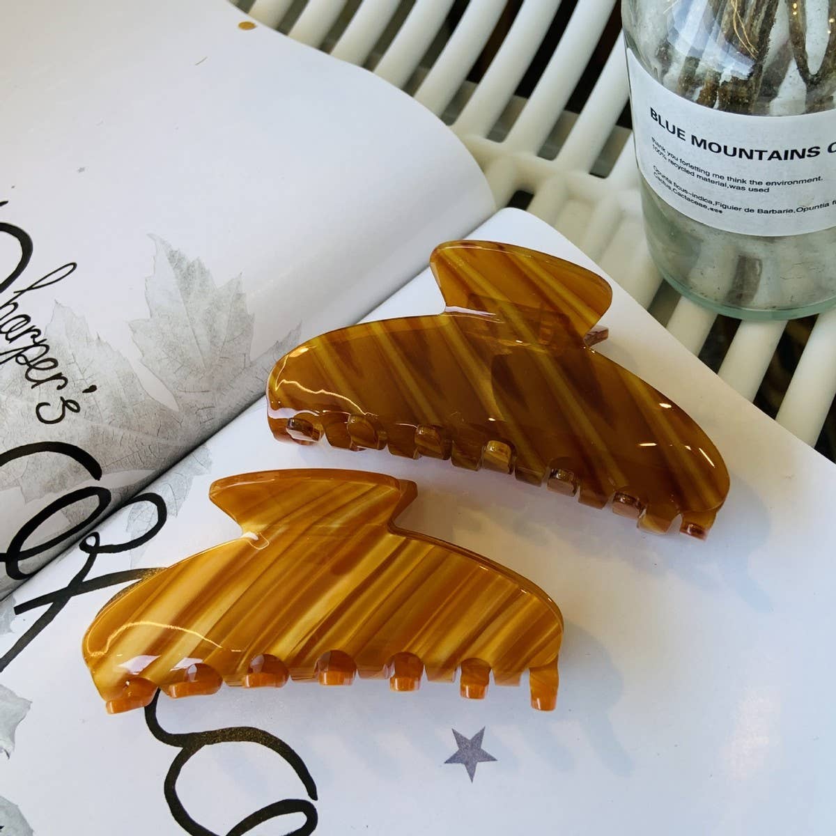 CWAHA5122_LIGHT LUXURY CARAMEL COLORFUL STRIPED HAIRPIN