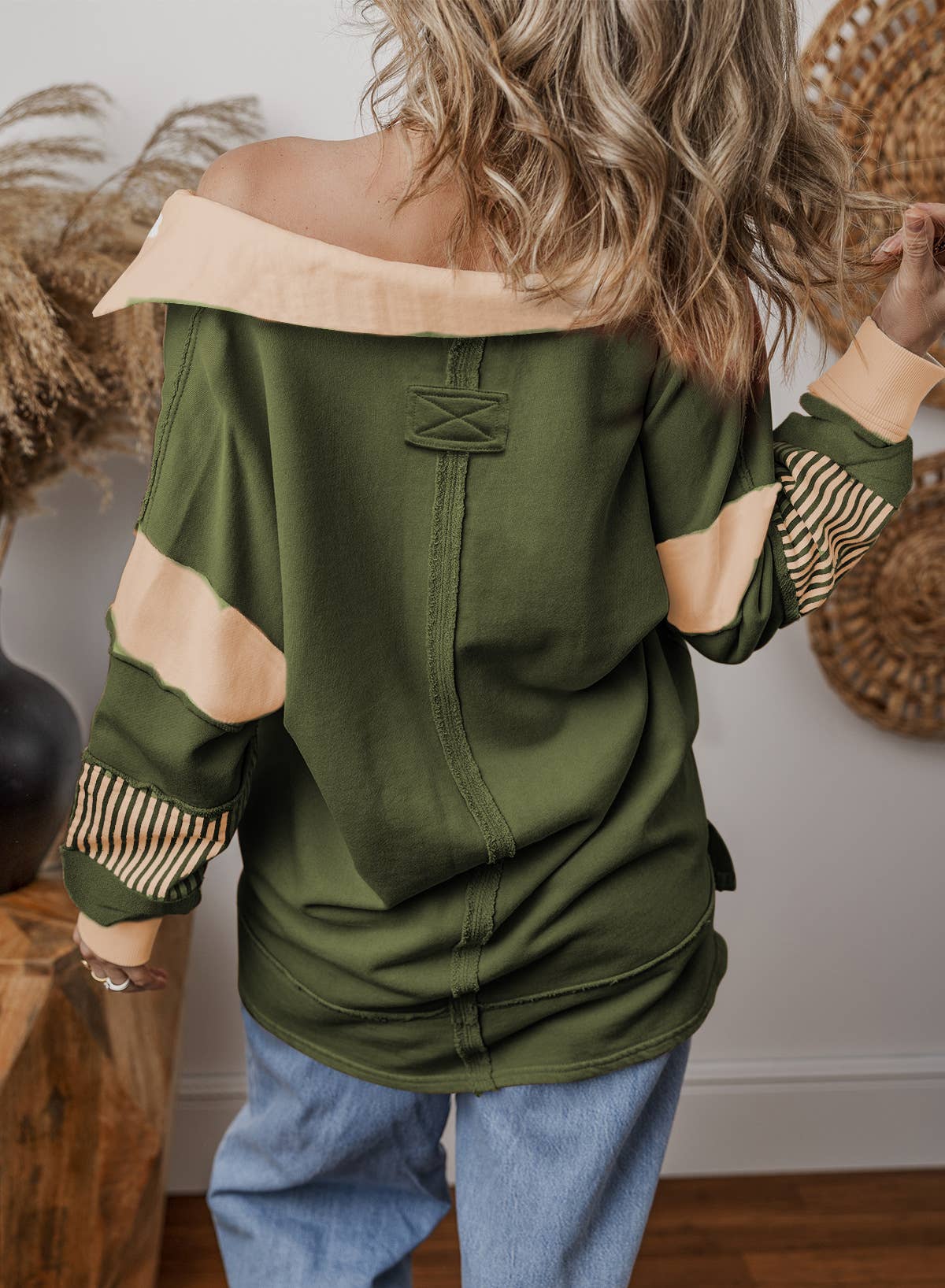 Deep V-neck striped and colored-color hoodie