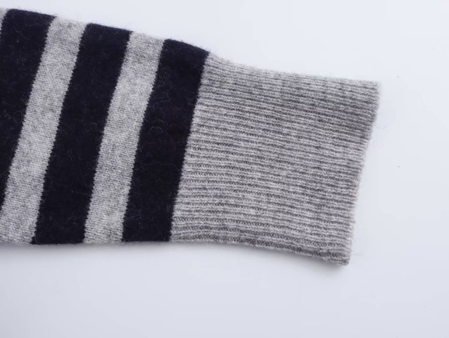 BIG V-NECK LOOSE SINGLE BREASTED STRIPED CARDIGAN