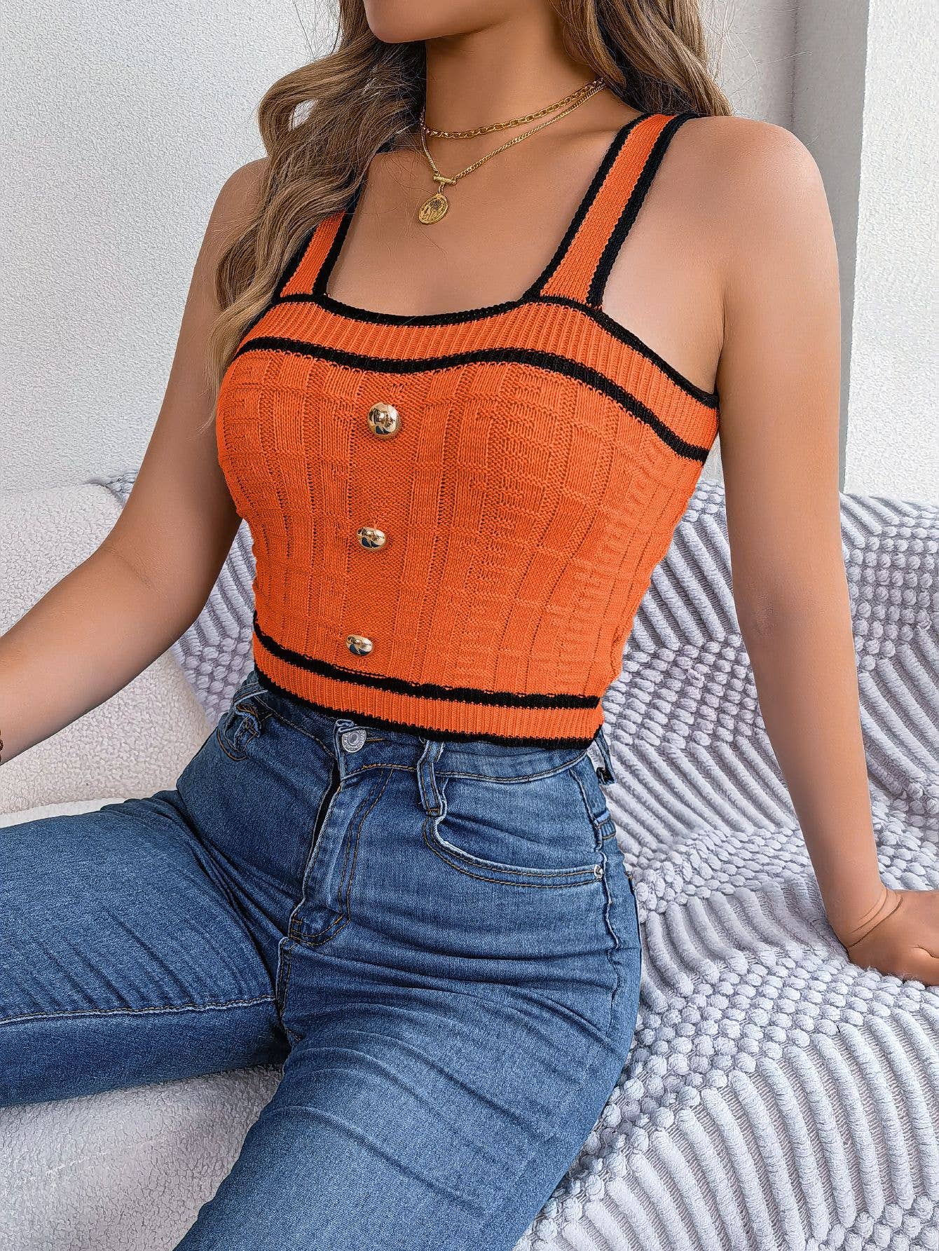 Contrasting color button-up sleeveless crop knit