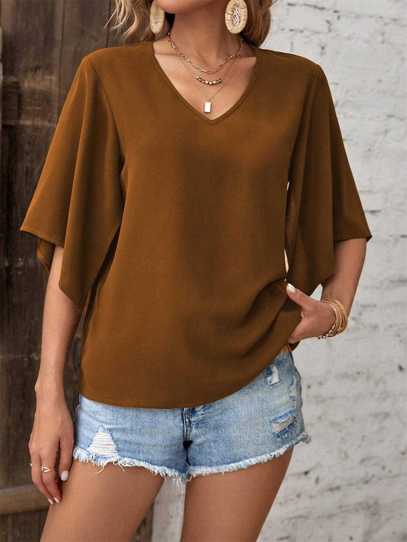 Fashionable solid-color V-neck bat-sleeve top