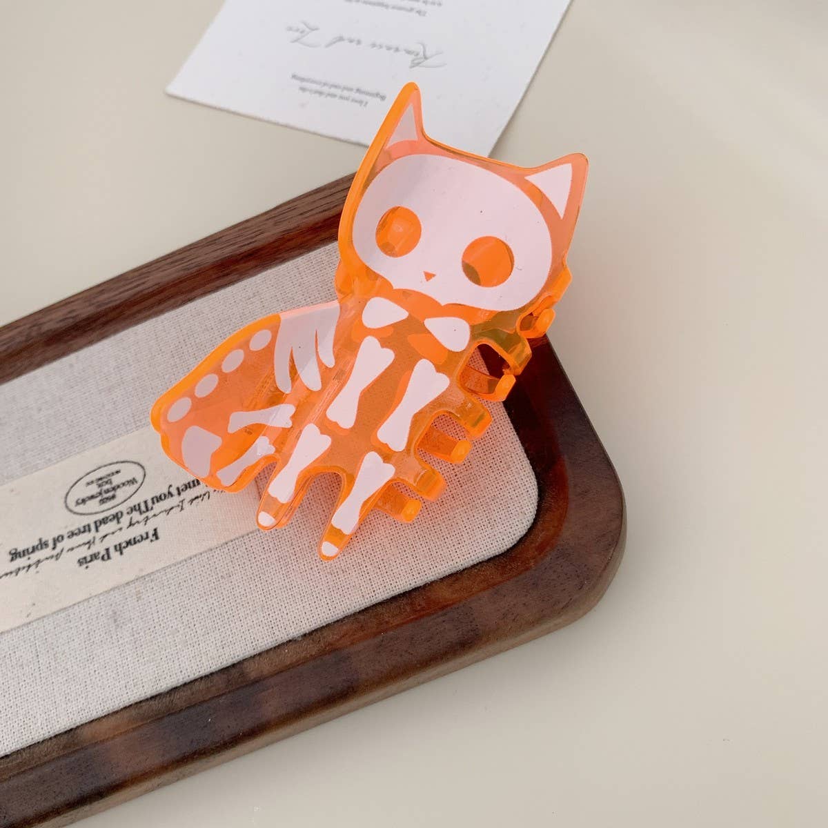 CWAHA07704_HALLOWEEN CAT SKULL ACRYLIC CLAW HAIR CLIP