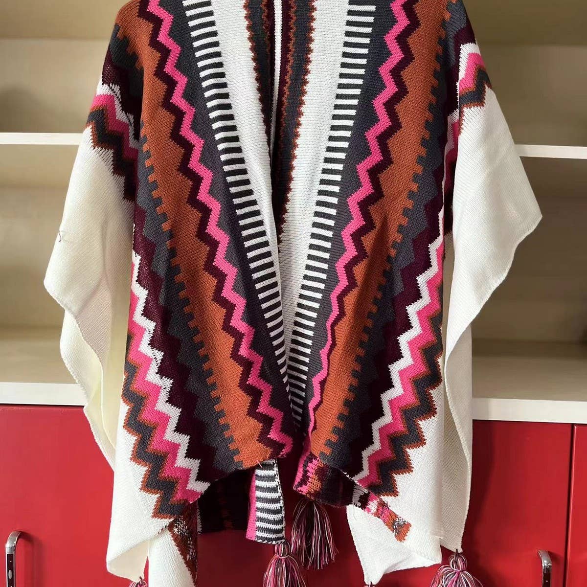 CWASC1796_BOHEMIAN FRINGE CAPE KNITTED ETHNIC STYLE SHAWL