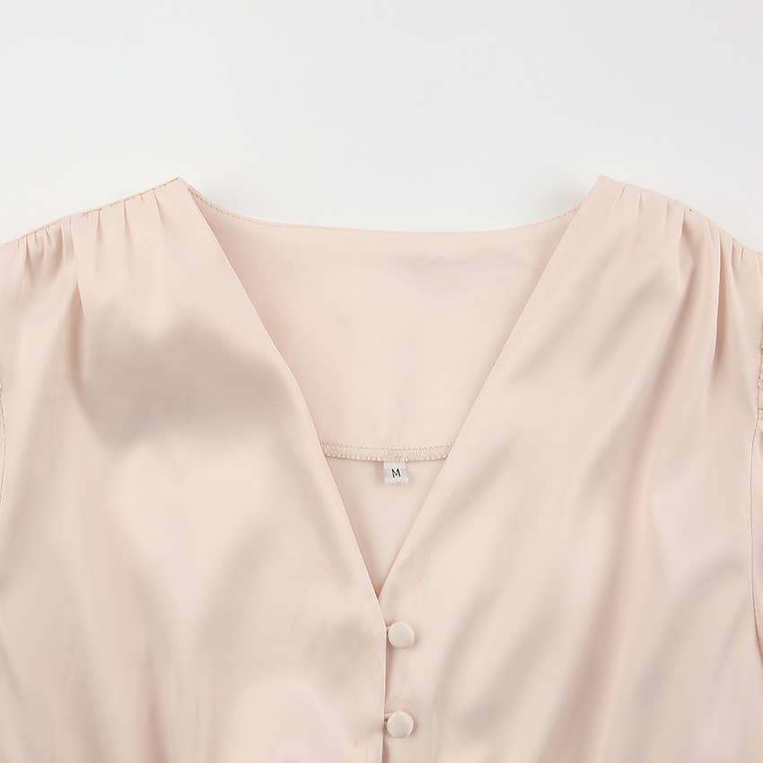 CWDMD4167_VINTAGE SATIN COURT DRESS WITH WAIST AND V-NECK