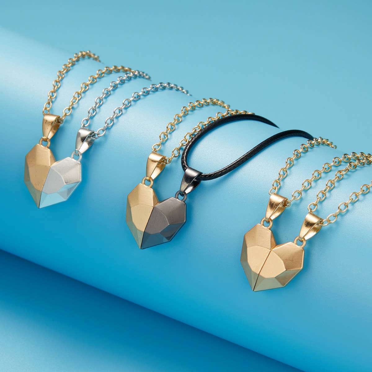 FASHIONABLE SPLICING MAGNETIC HEART NECKLACE