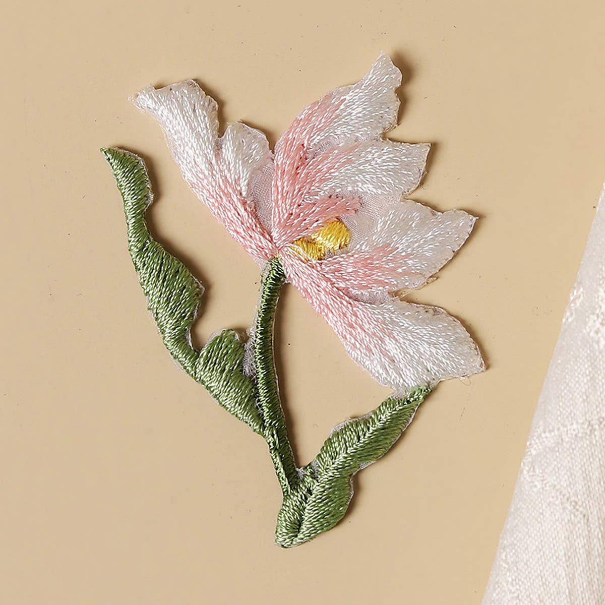 3D Flower Embroidered Patch for Fabric Repair_CWMM5922