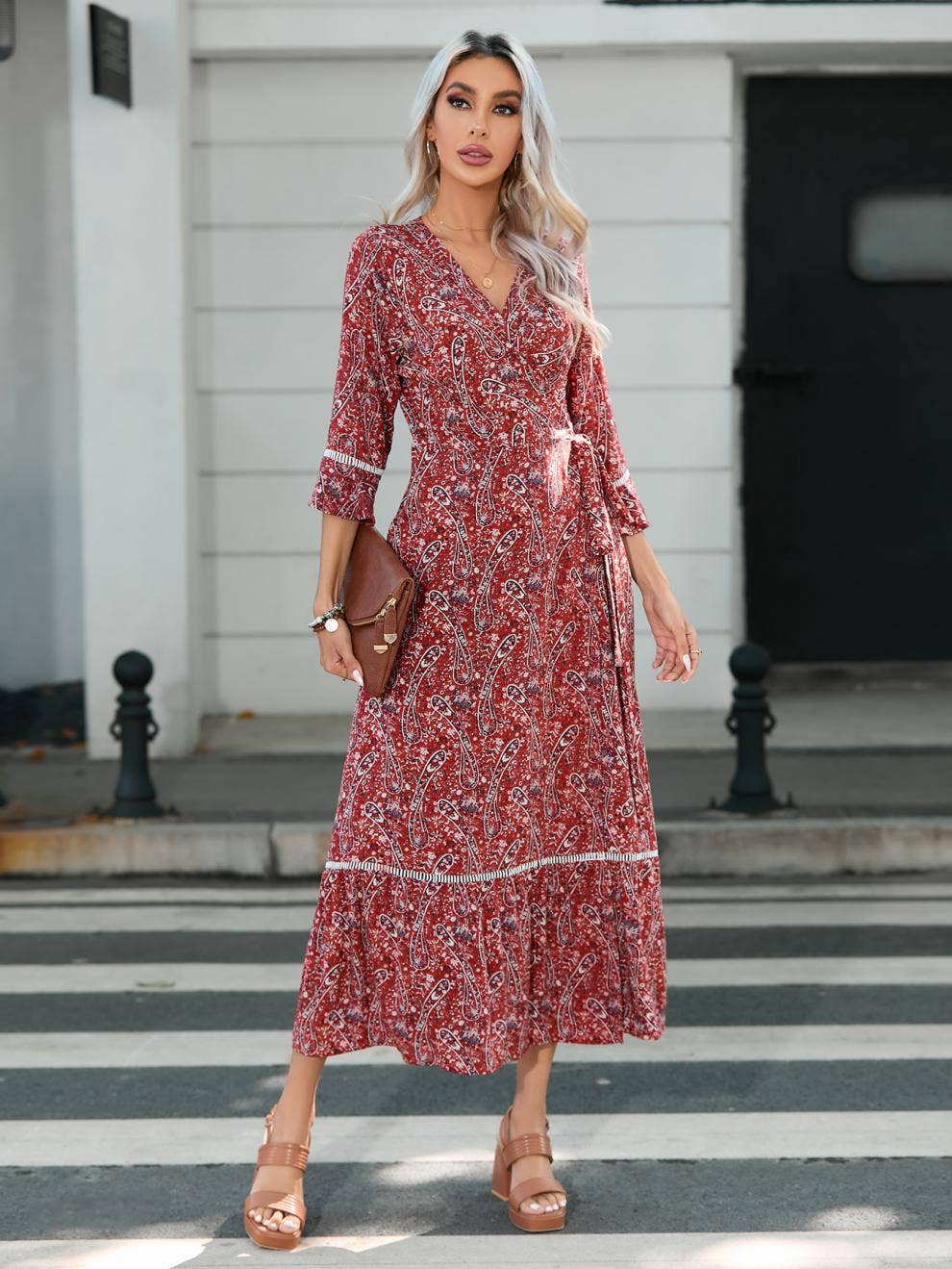 Cut-out lace V-neck half-sleeve lace-up dress