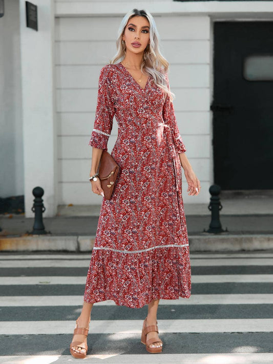 Cut-out lace V-neck half-sleeve lace-up dress