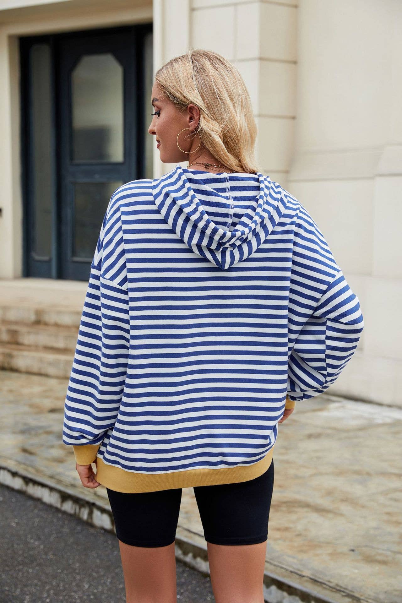 Contrasting colors Striped hooded sweatshirt