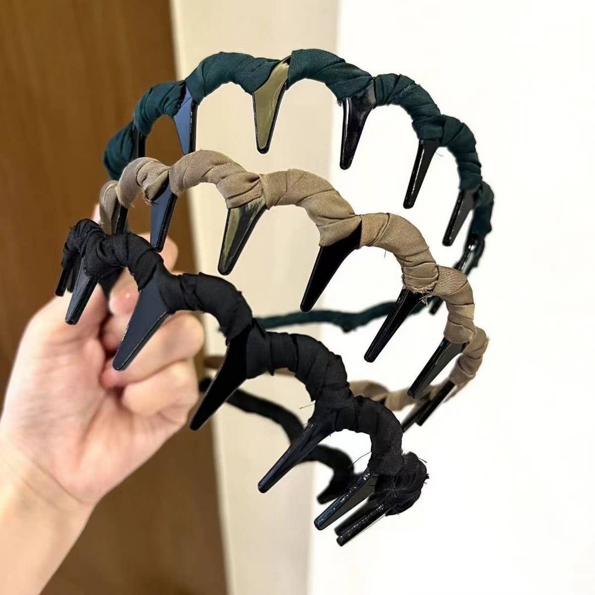 SIMPLE NON-SLIP TOOTHED WAVY HEADBAND_CWAHA2844