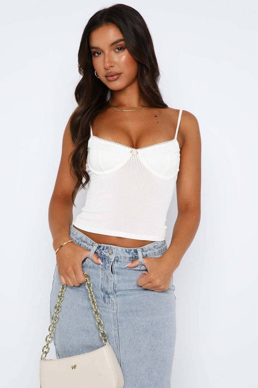 CWTTK1137_LACE TRIM WAIST TIE CROP CAMI VACATION TOP