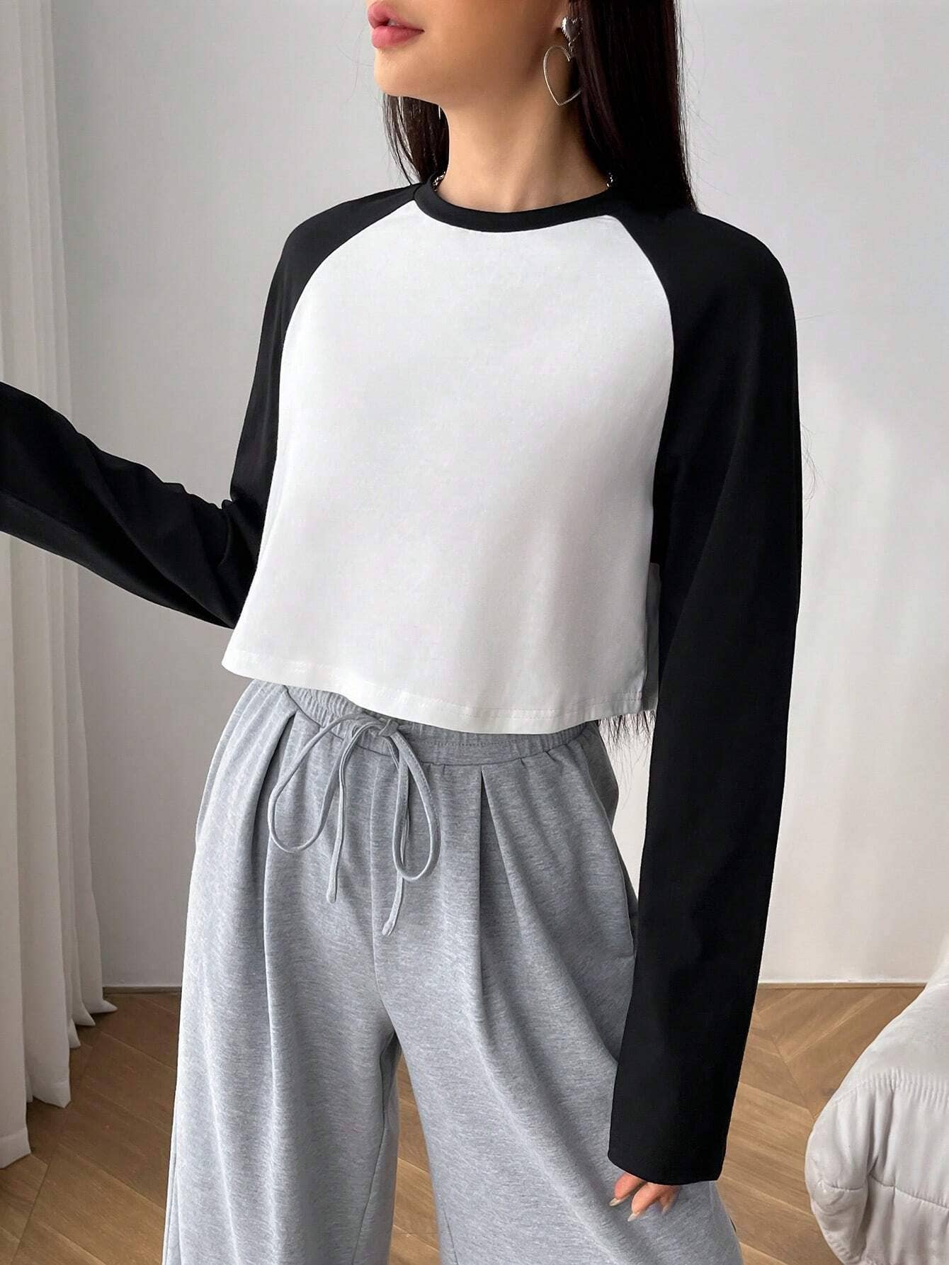 CASUAL SPLICING COLOR CONTRAST ULTRA SHORT SHIRT