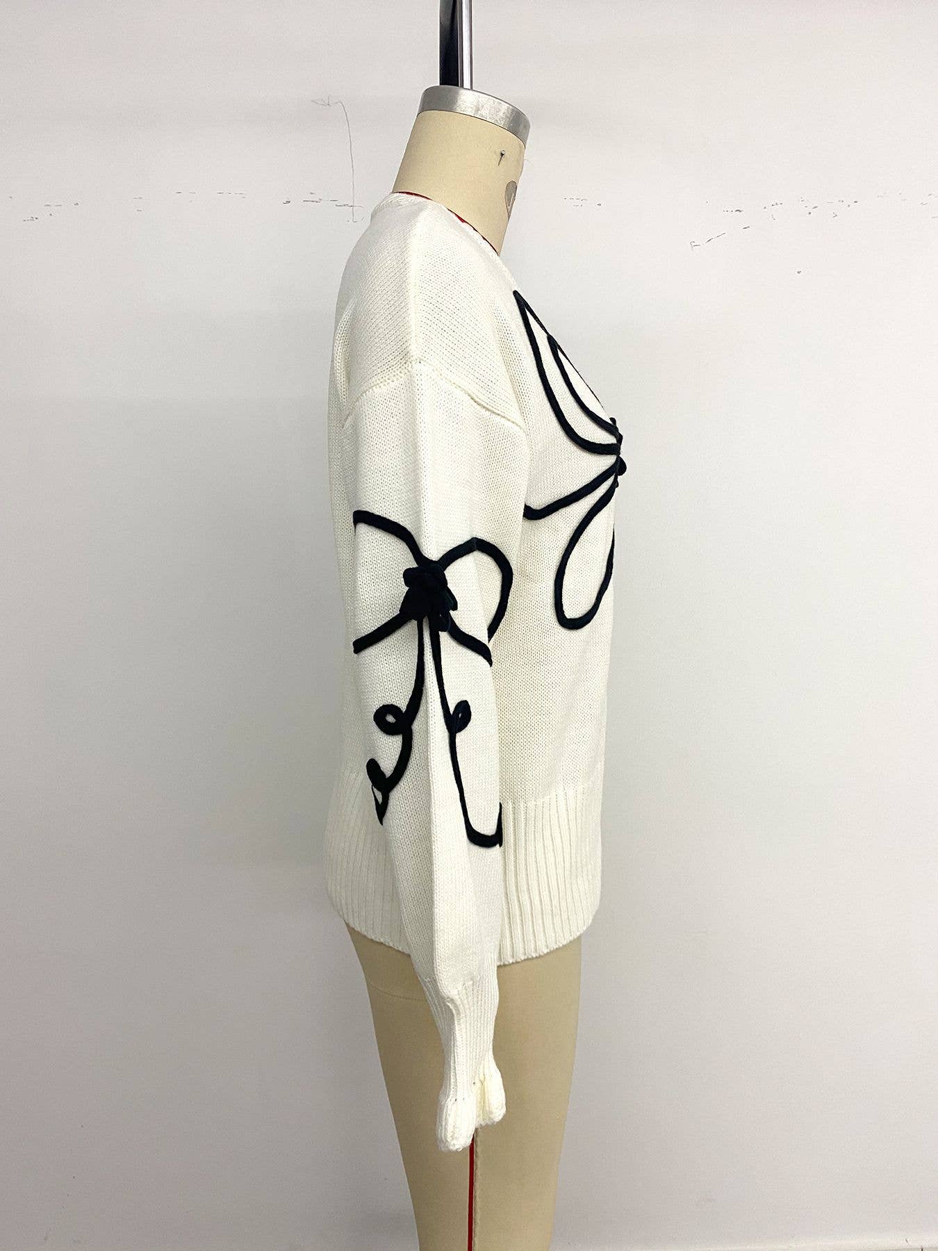 Color-blocking bow pullover long-sleeved sweater