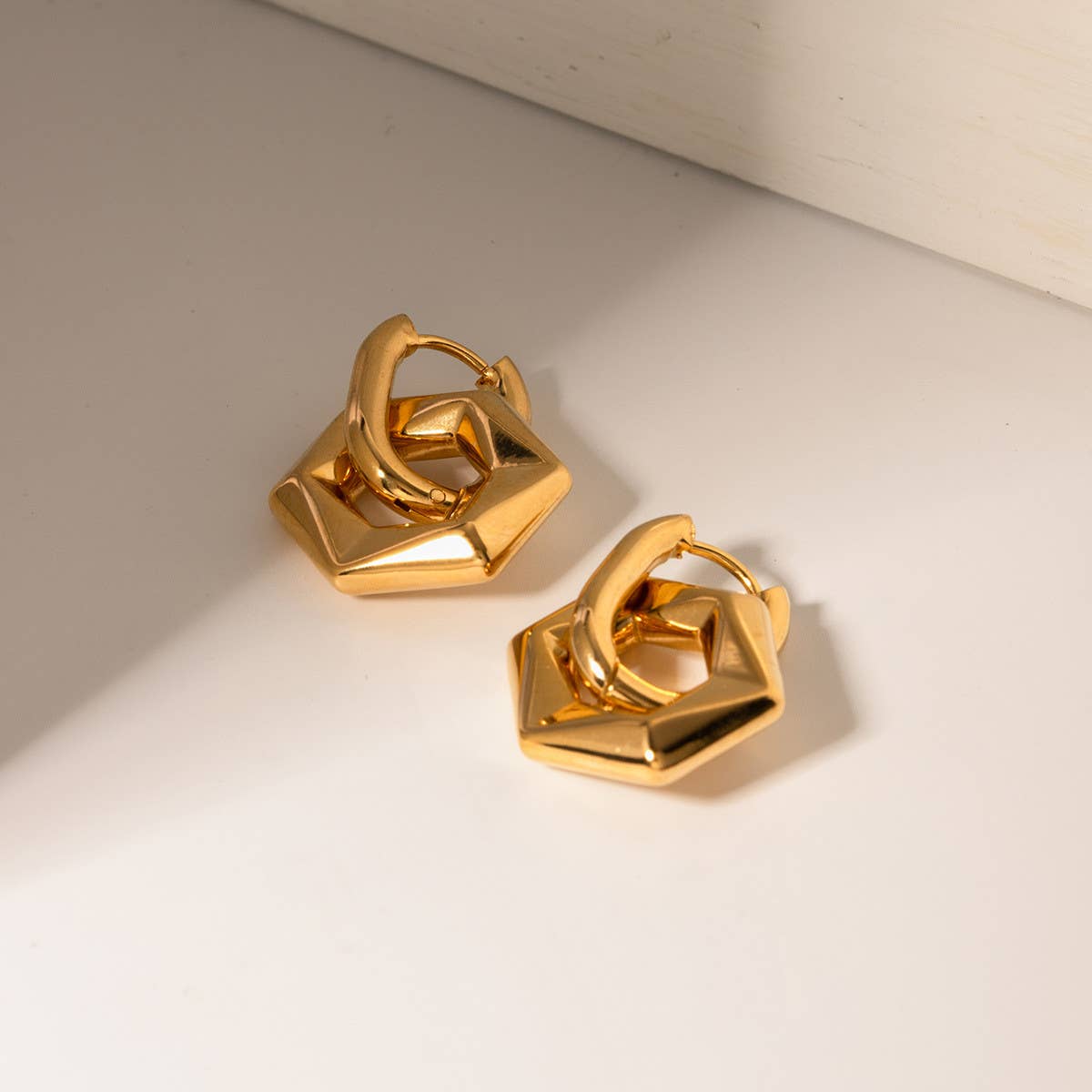WOMEN FASHION SQUARE EARRINGS_CWAHA0892