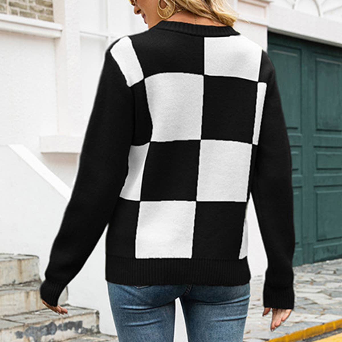 CREW-NECK PLAID SWEATER IN CONTRASTING COLORS