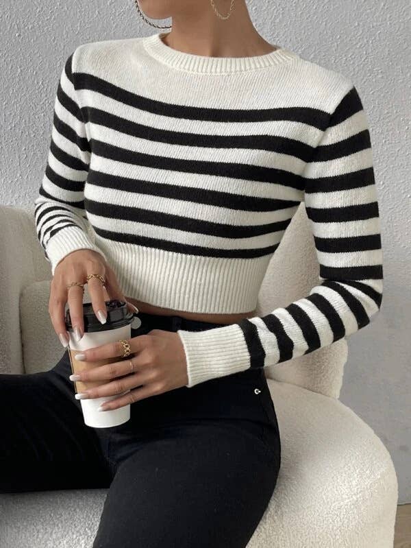contrasting color stripes short knitted sweater