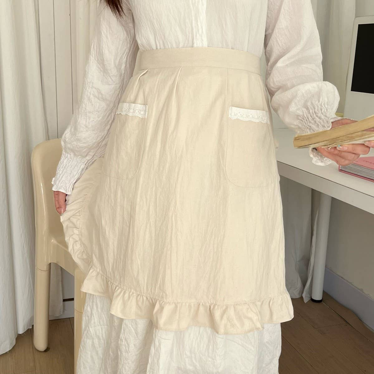 WATERPROOF HALF-LENGTH COTTON LACE APRON