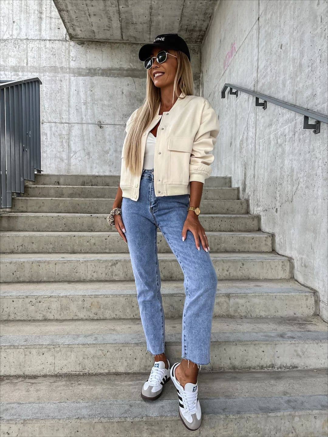 AUTUMN AND WINTER JACKET WITH STAND-UP COLLAR