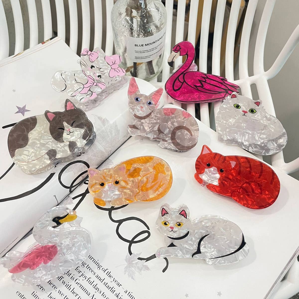 CWAHA4498_CAT CARTOON SHARK CLIP ACRYLIC HAIR CLIP