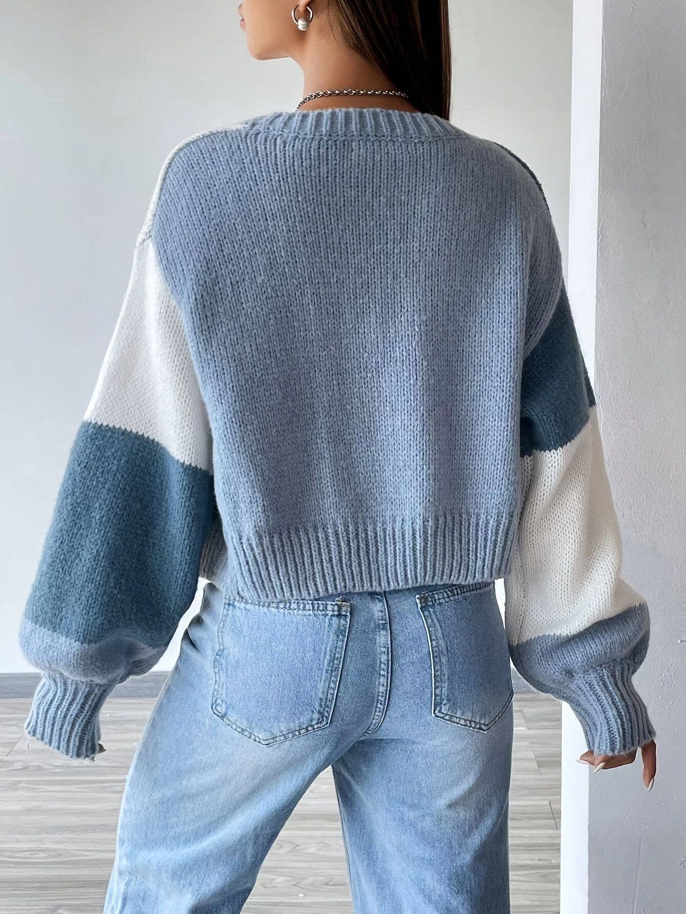 Color-blocked retro striped knitted sweater