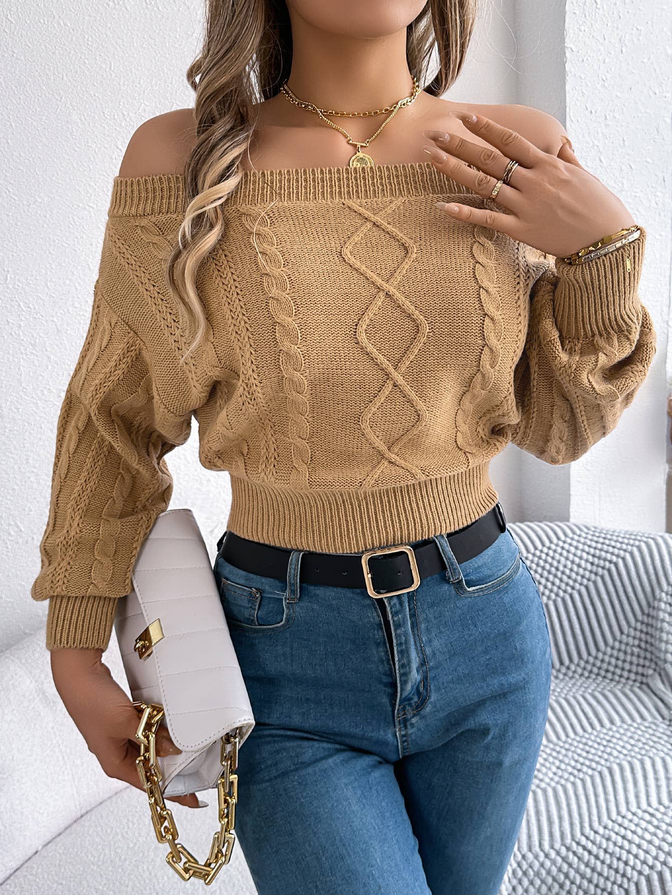CASUAL FASHION SOLID COLOR LINE NECK SWEATER