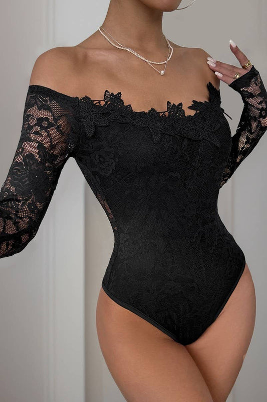 CWSJS1195_OFF-THE-SHOULDER LACE TRIM LONG-SLEEVED BODYSUIT