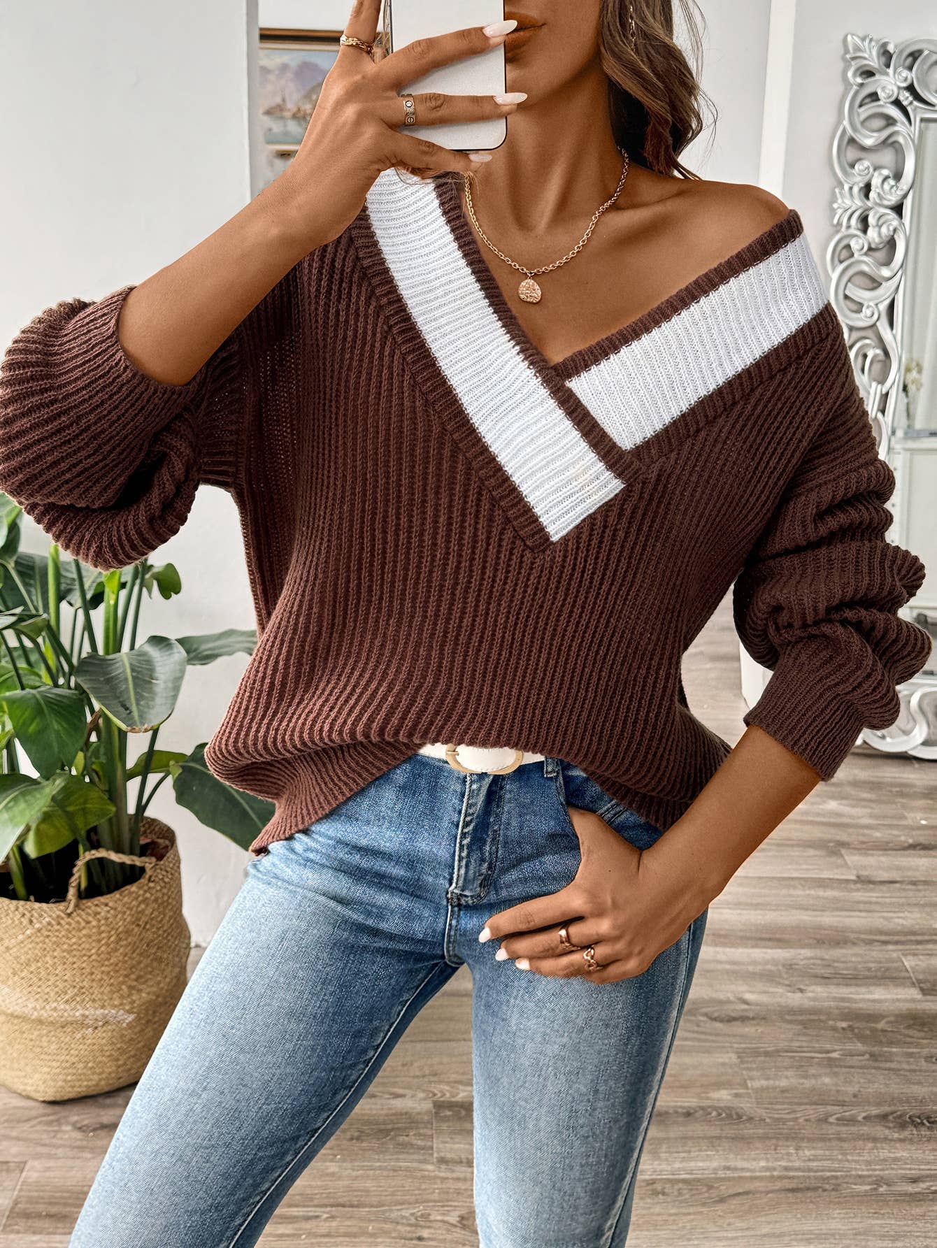 COLOR CONTRAST PATCHWORK V-NECK PULLOVER SWEATER