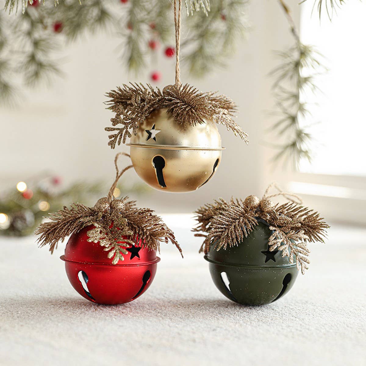 CWAG00596_CHRISTMAS PINECONE RED BERRY BELL TREE ORNAMENTS