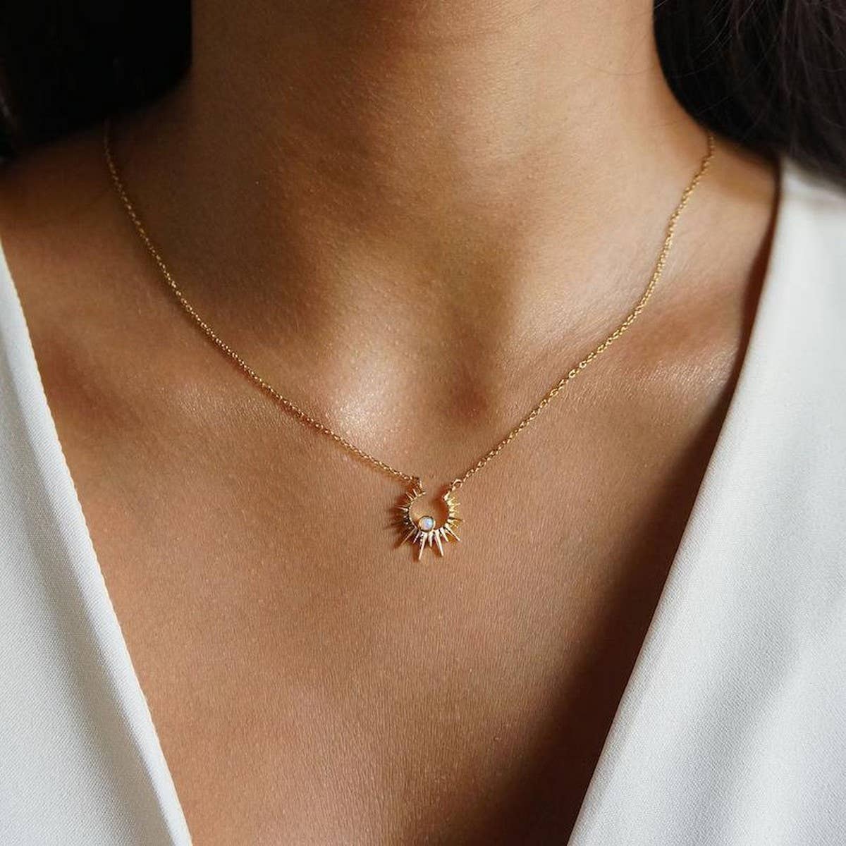 Star and Moon Hollow Clavicle Necklace_CWMM5326