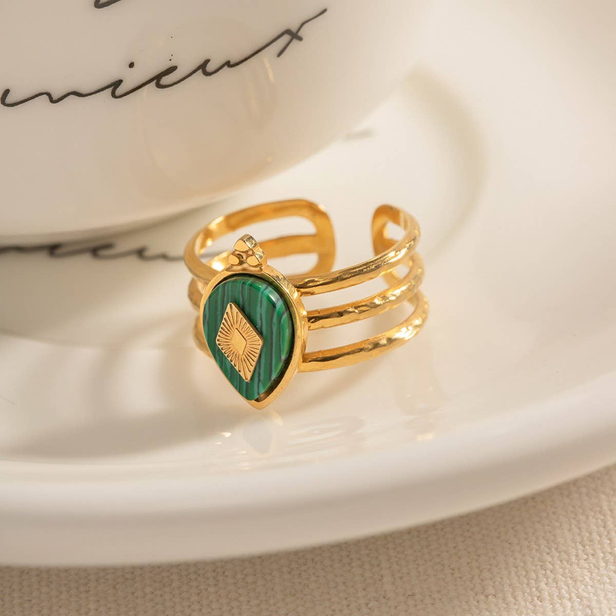 FRENCH OPENING ADJUSTABLE VINTAGE HOLLOW RING