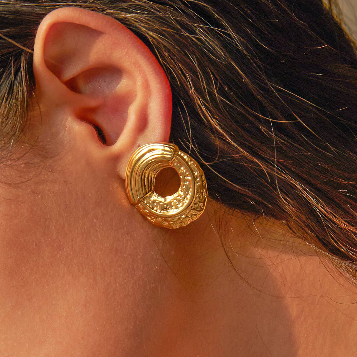 NEW STYLE PLEATED HAMMERED ROUND HOLLOW EARRINGS_CWAHA0893