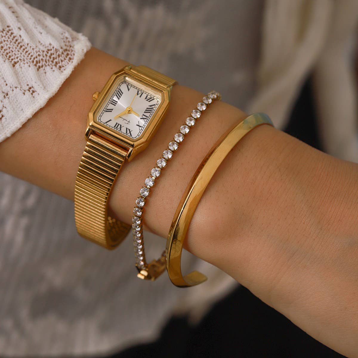 18K Gold Smooth Open Cuff in Stainless Steel_CWAJE4785