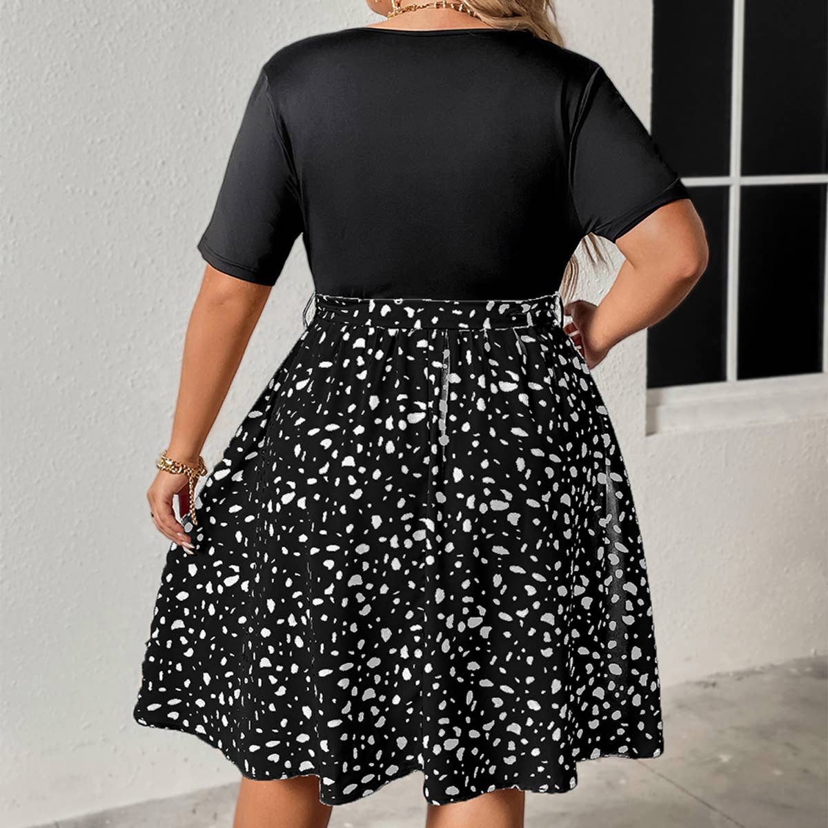 Plus Size V-Neck Tie Waist Ruched Patchwork Dress_CWDMD5978