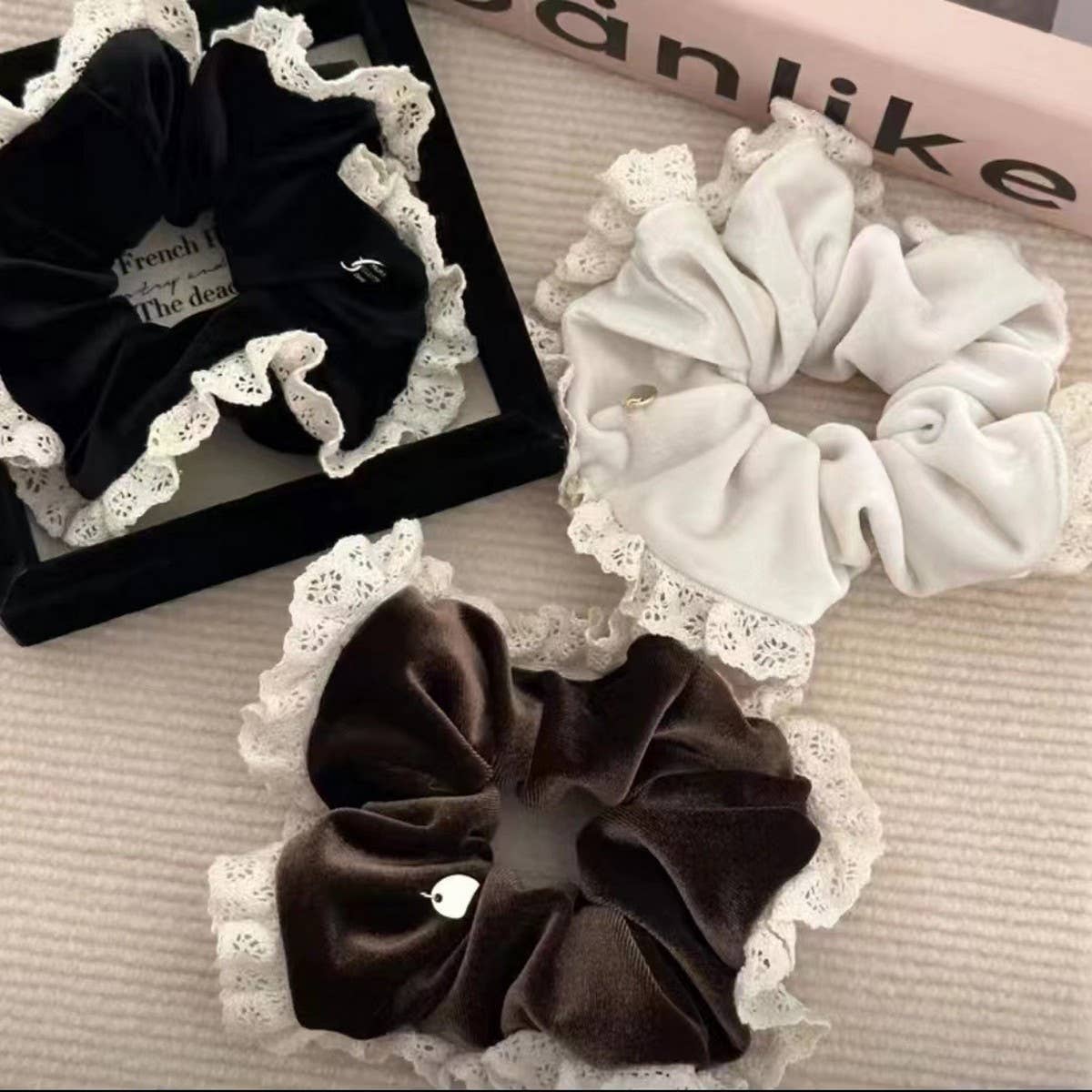 VINTAGE FRENCH VELVET LACE HAIRBAND