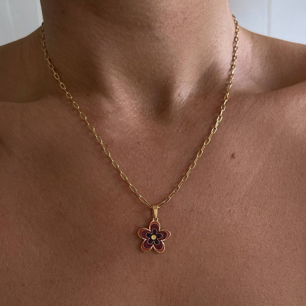 MULTI-LAYERED OIL DRIPPING FLOWER PENDANT NECKLACE
