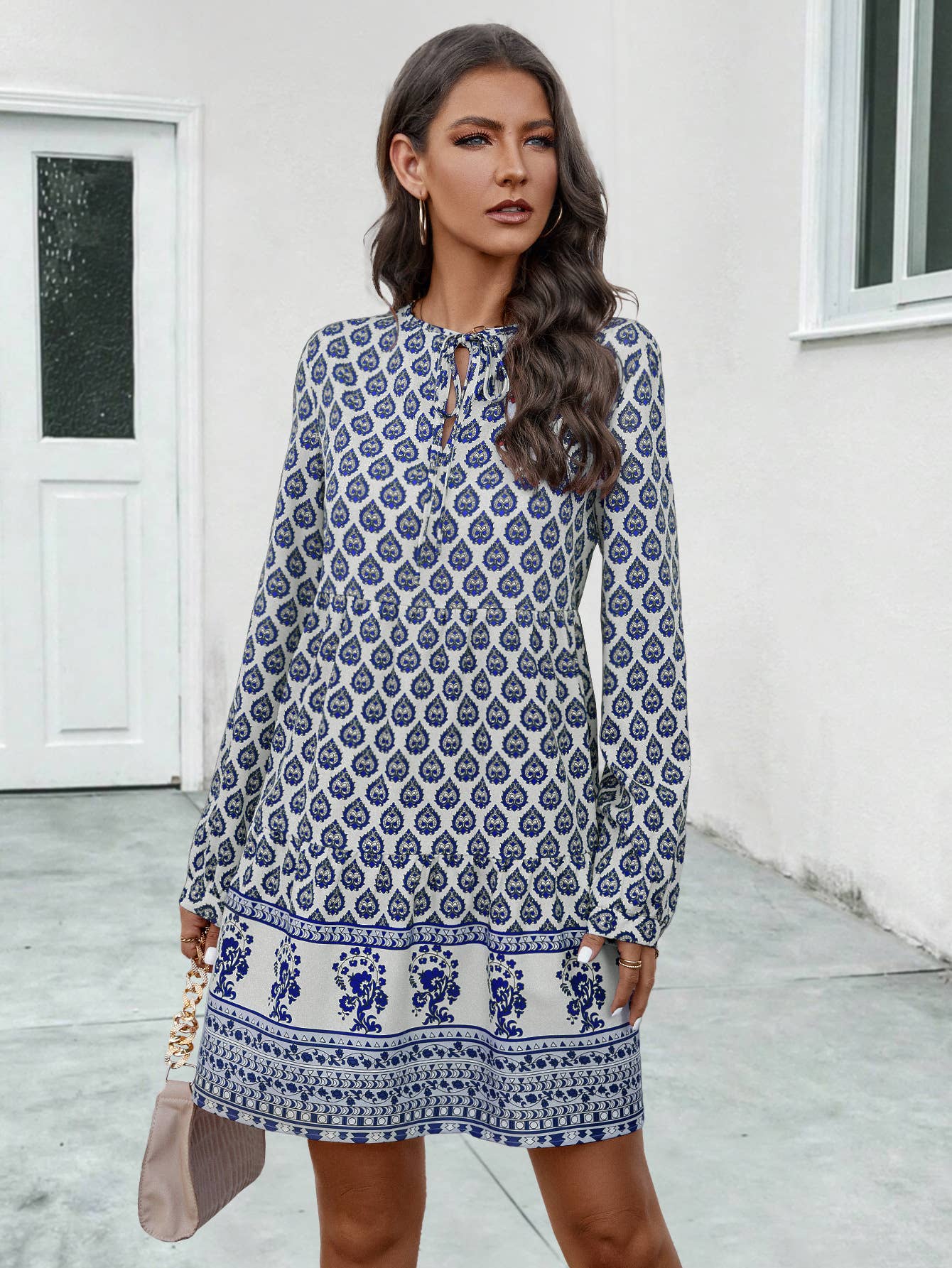 CLAN STYLE POSITIONING PRINT LONG-SLEEVED DRESS