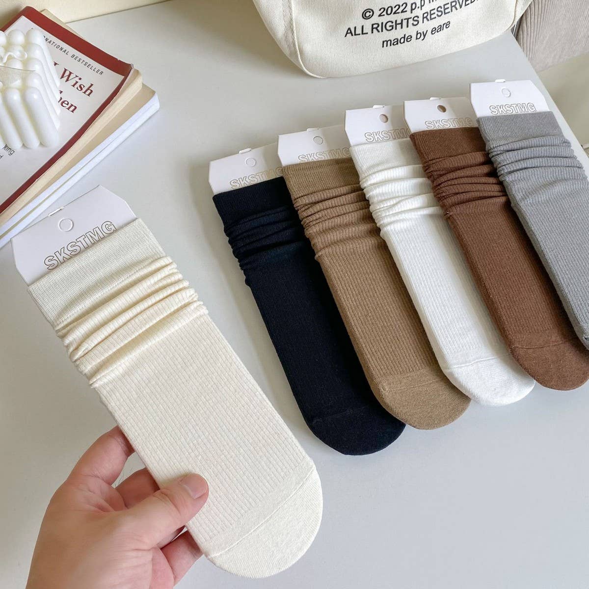 WOMEN SOLID COLOR STRAIGHT SOCKS JOKER SOCKS