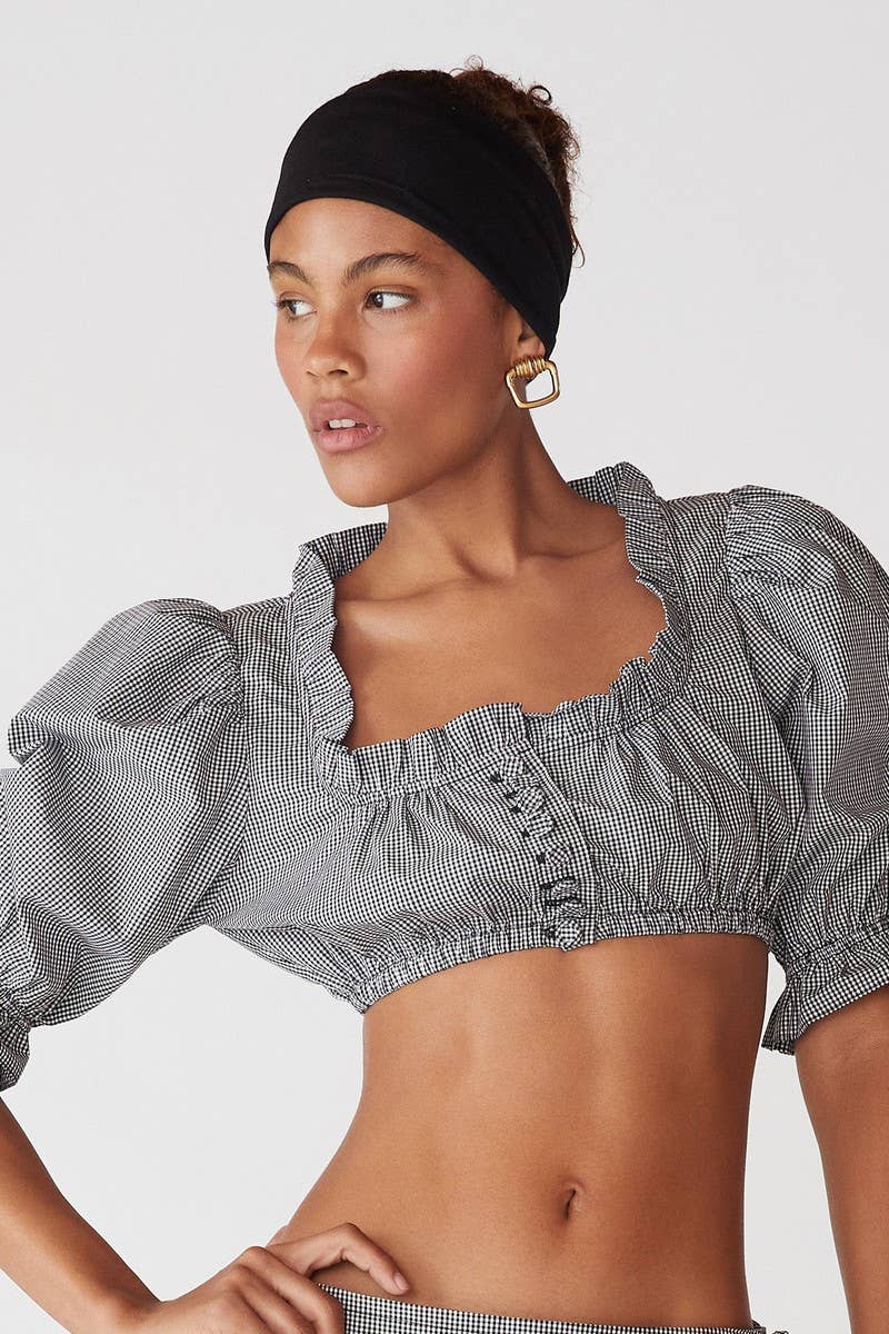 CWTBLS2074_DECORATIVE BUTTON RUFFLED CASUAL SHORT TOP