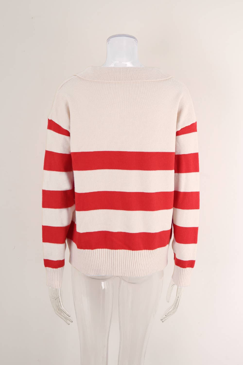 CONTRASTING STRIPED PLOL COLLAR KNIT SWEATER