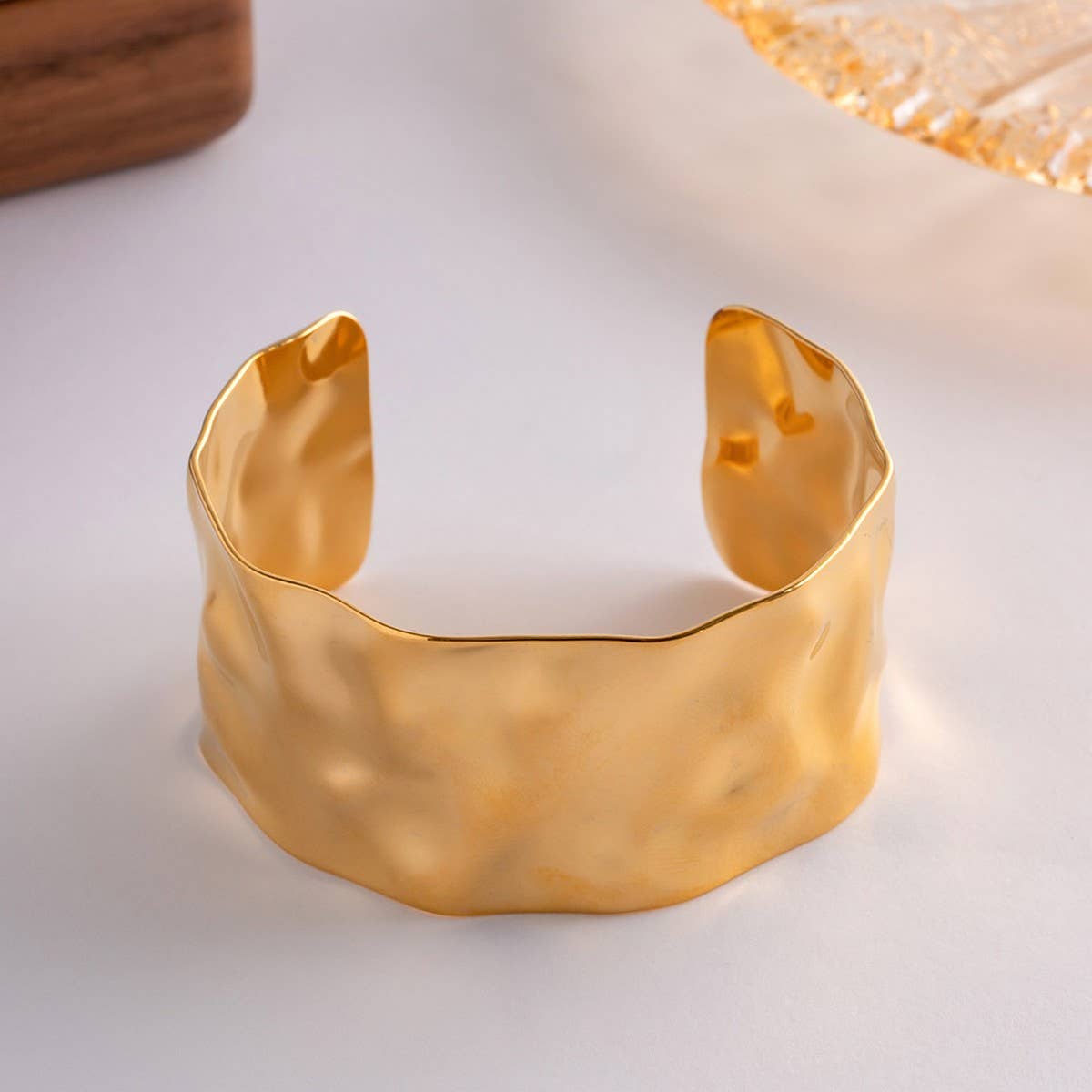 Bold Hammered Wide Cuff in Stainless Steel_CWAJE4629