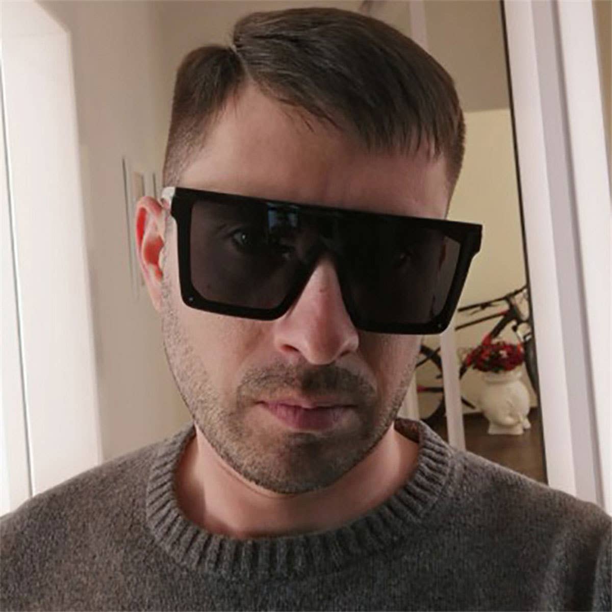 FEMALE STREET DRIVING SUNGLASSES